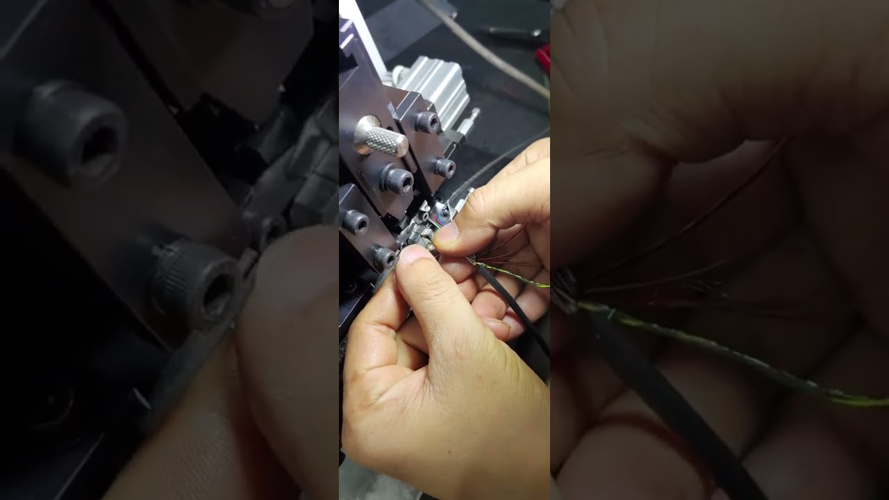 8mm ledningsavisolering med terminalkrimping #maskin #kabelavisolering #fabrikk #verktøy