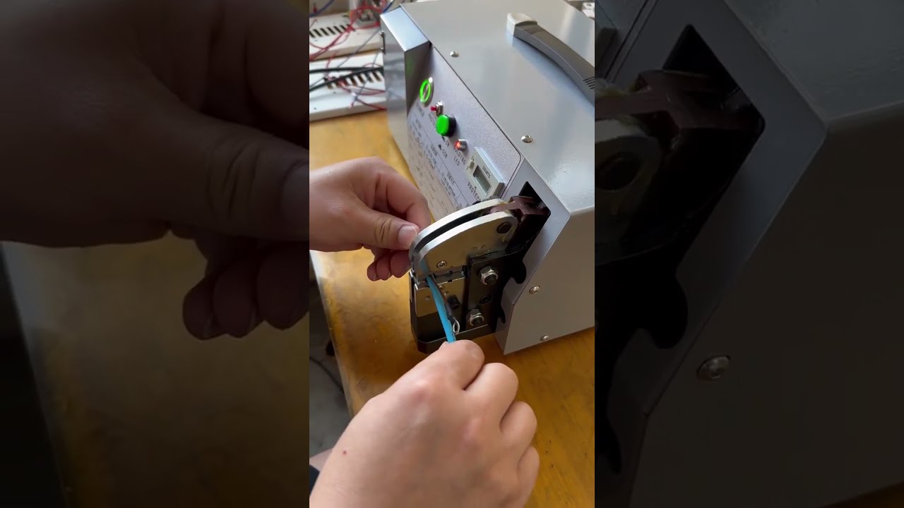 Kraftig elektrisk terminalkrimper for terminaler opptil 70 mm² #maskineri #fabrikk