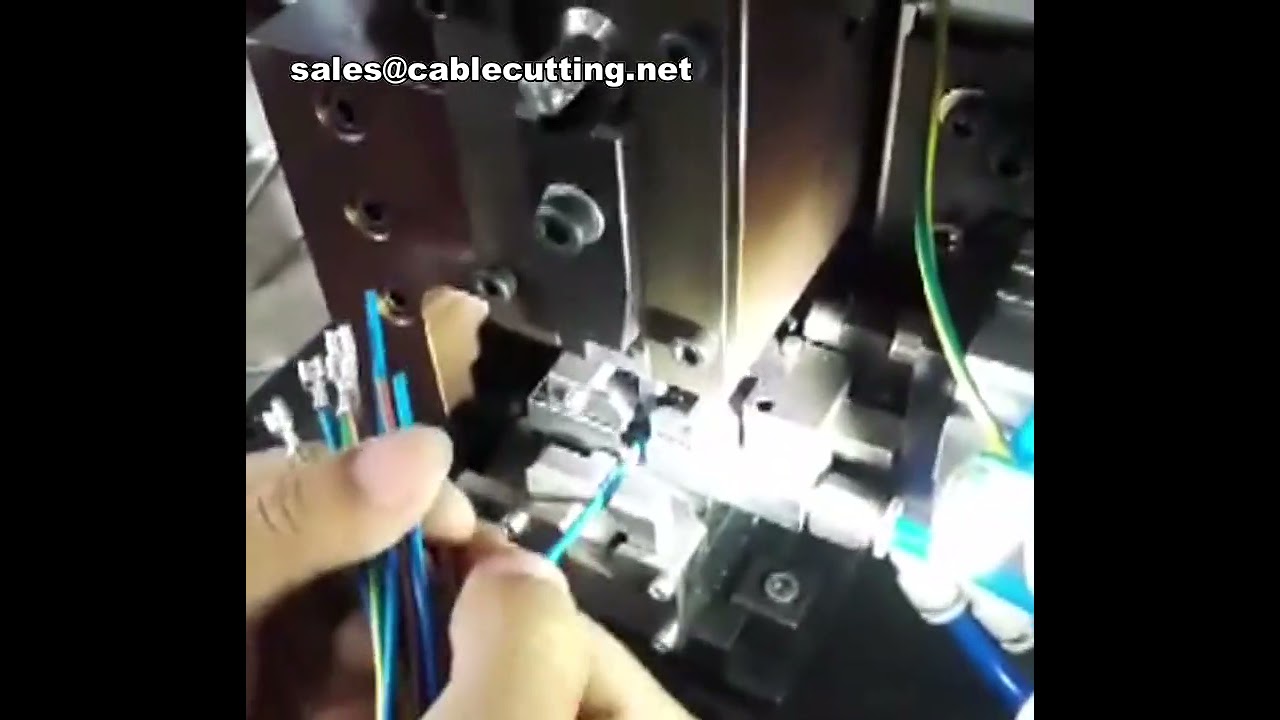 Horisontal pneumatisk terminalavisolering og krympemaskin for DC- og AC-terminaler med flerkjernekabel
